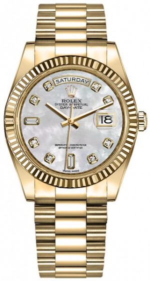 Montre Rolex Day-Date 36 à lunette cannelée et bracelet présidentiel pour femmes 128238