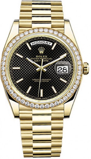 Rolex Day-Date 40 Montre homme en or à cadran noir 228348RBR