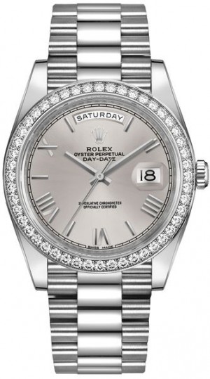 Montre Rolex Day-Date 40 à cadran argenté pour hommes 228349RBR