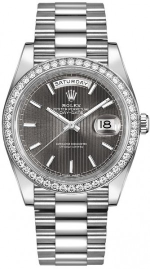 Rolex Day-Date 40 Montre pour homme à cadran en rhodium foncé 228349RBR