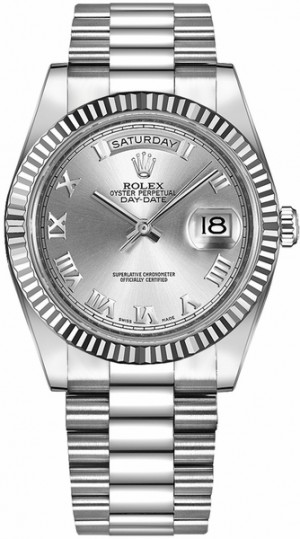 Rolex Day-Date 41 Montre pour hommes en or avec cadran argenté à chiffres romains 218239